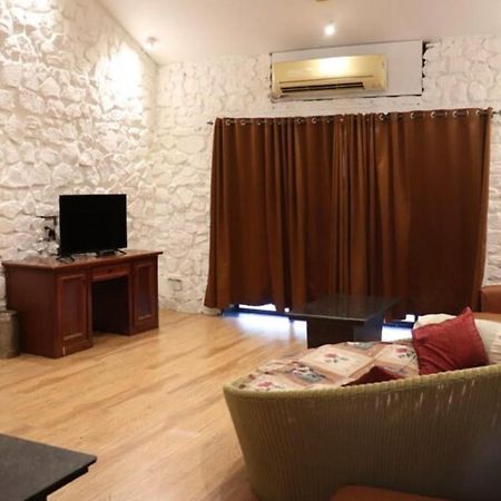 Lion'S Cage Villa Игатпури Екстериор снимка