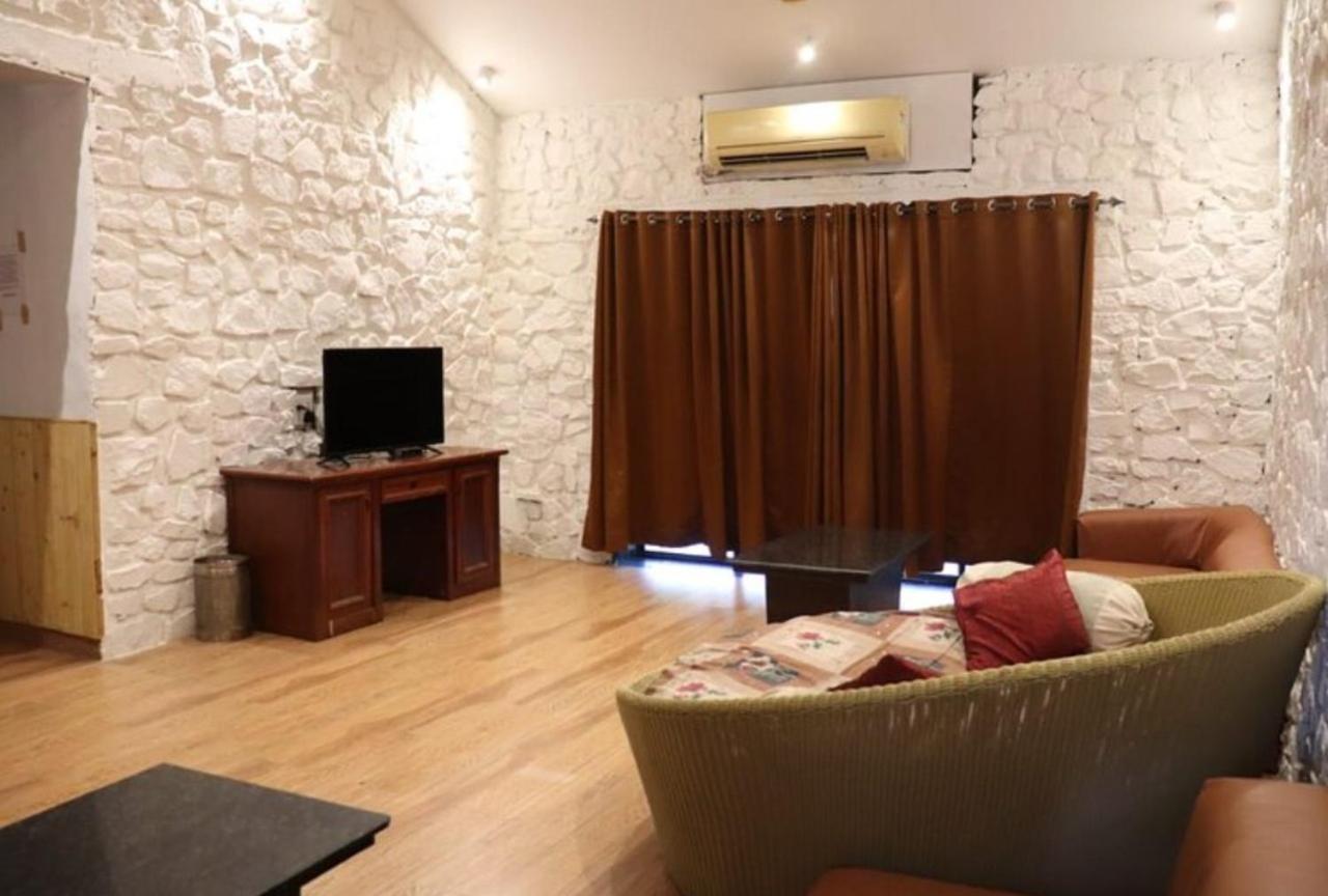 Lion'S Cage Villa Игатпури Екстериор снимка